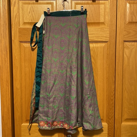 Darn Good Yarn Sari silk wrap true wrap skirt fit 4-12 BOHO New reversible - Picture 5 of 8